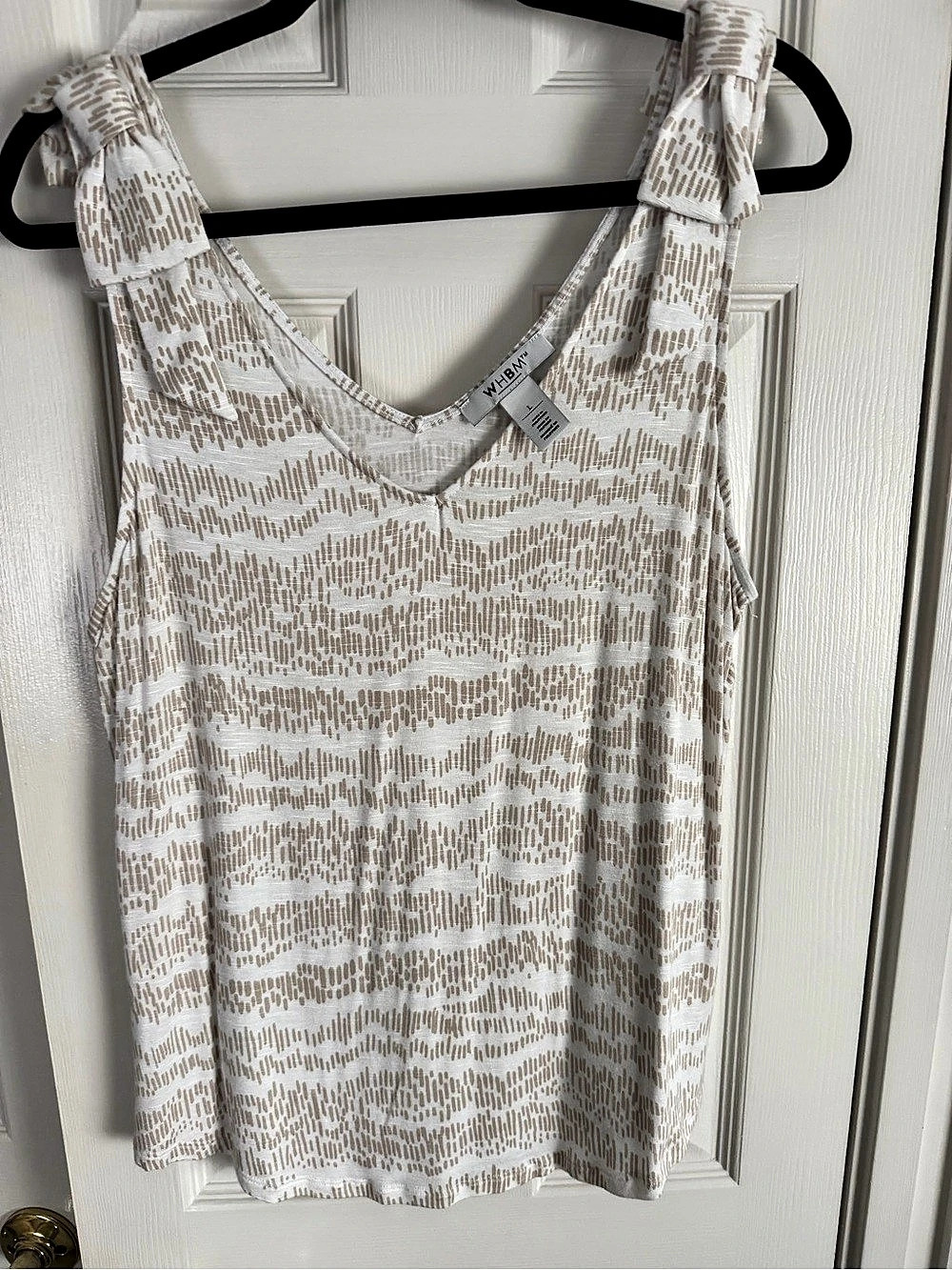White House Black Market Abstract Print Tank Top in White & Taupe